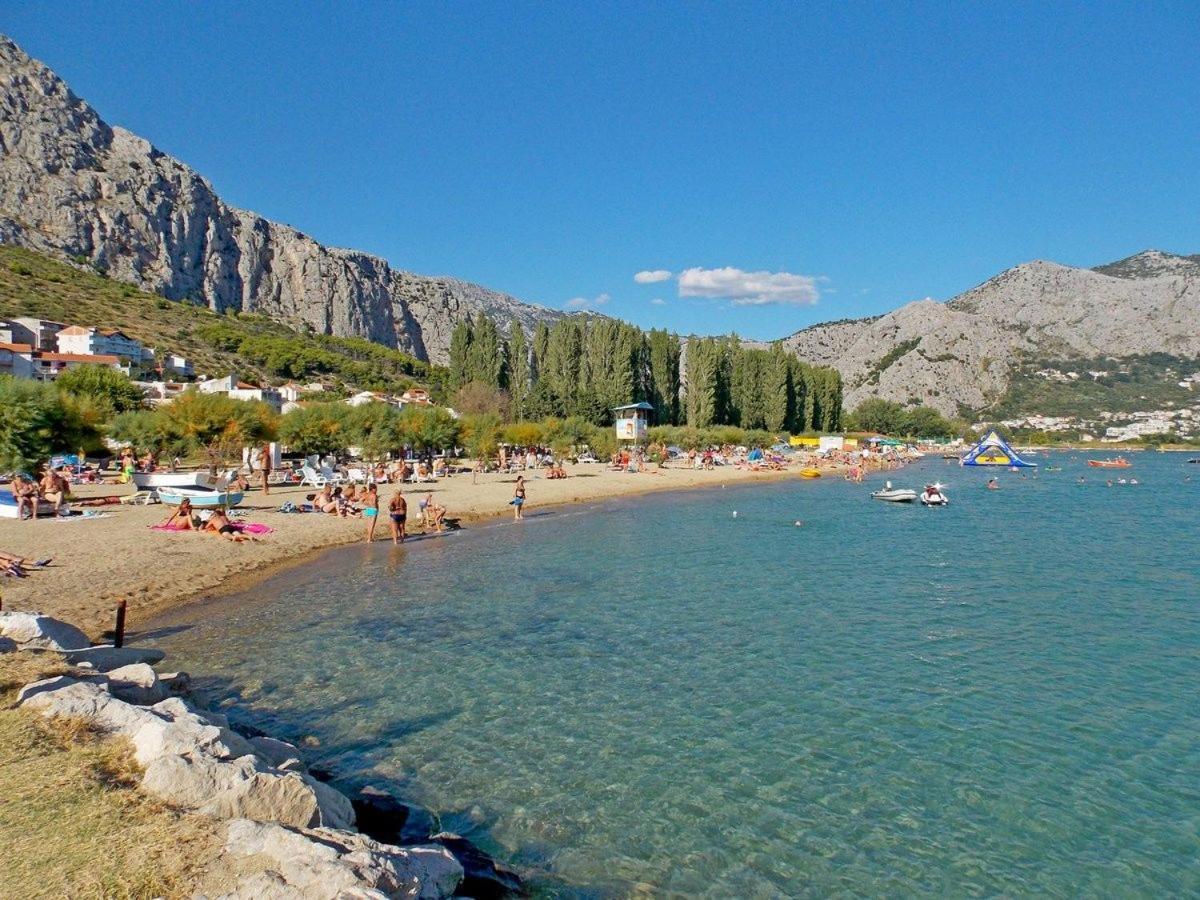 Apartments And Rooms Nikola Омиш Экстерьер фото