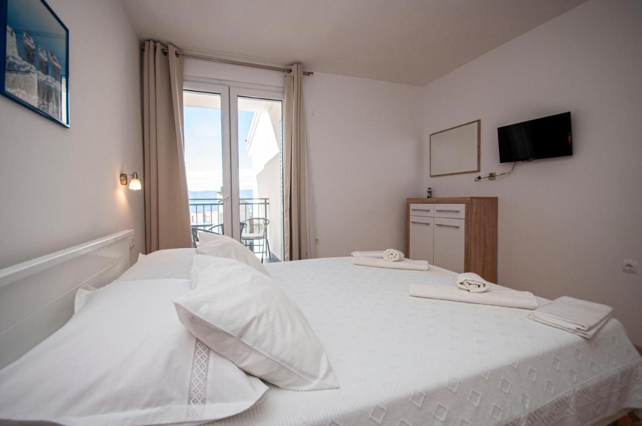 Apartments And Rooms Nikola Омиш Экстерьер фото
