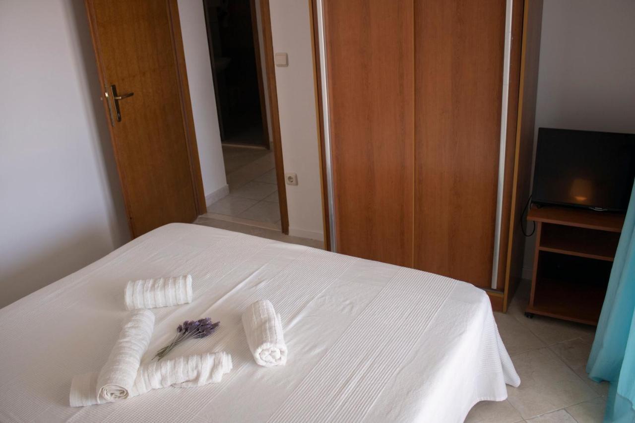 Apartments And Rooms Nikola Омиш Экстерьер фото
