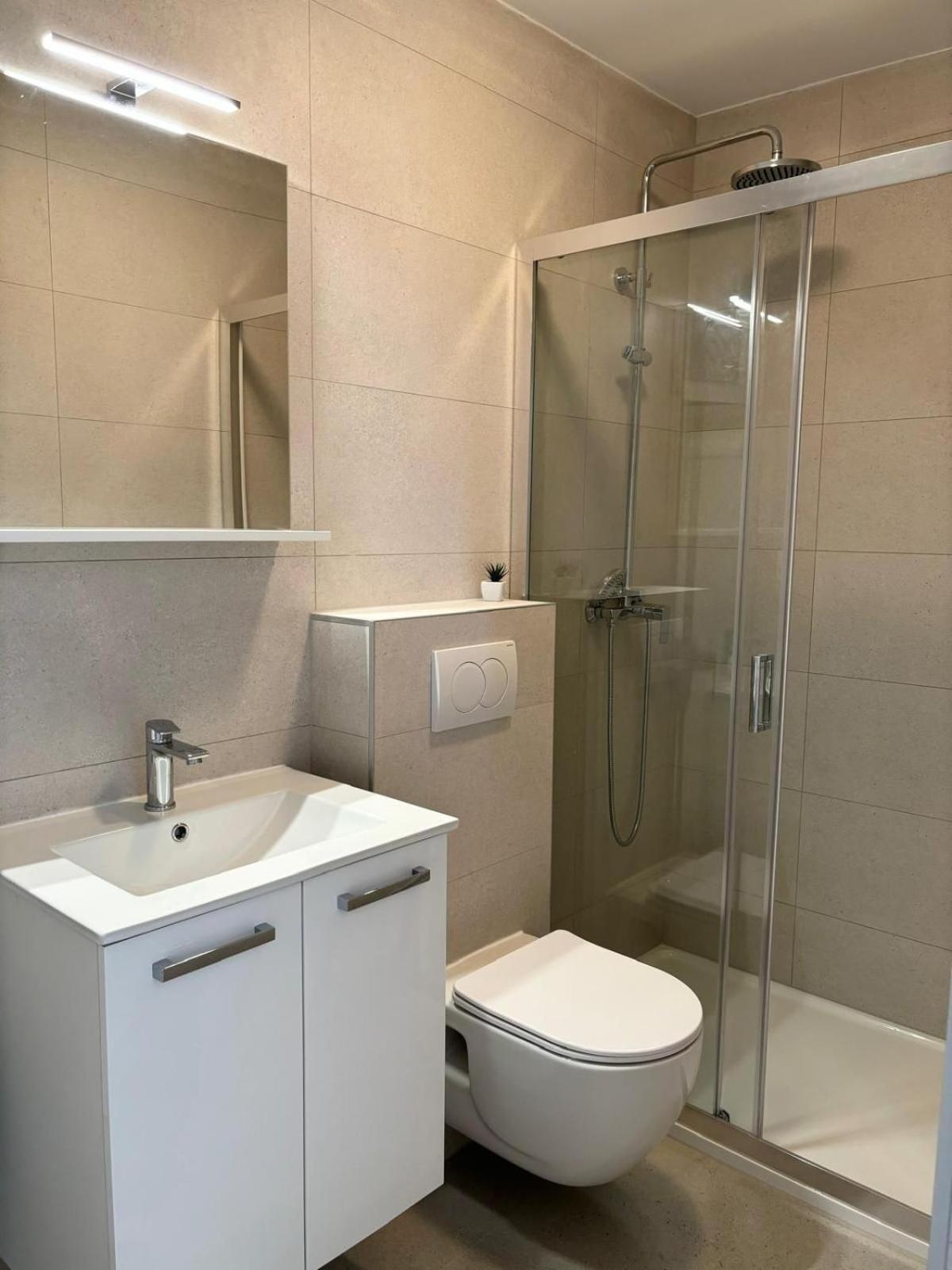 Apartments And Rooms Nikola Омиш Экстерьер фото