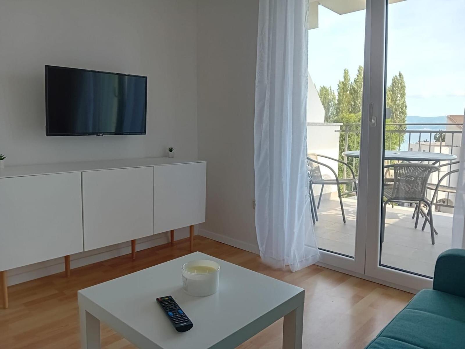 Apartments And Rooms Nikola Омиш Экстерьер фото